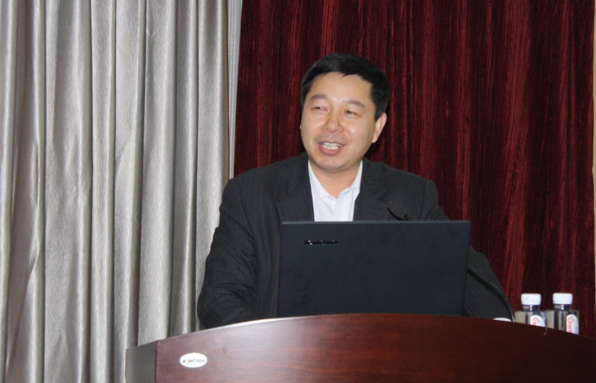 现代物流报社社长宗树明主持钢铁pmi会议